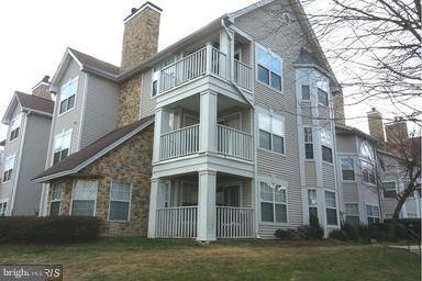 5608 WILLOUGHBY NEWTON DR #33, Centreville, VA 20120