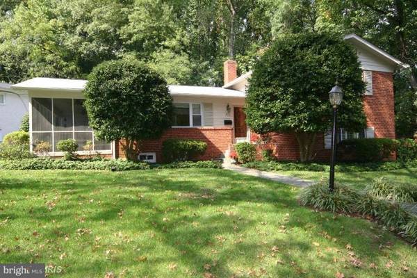 8912 SPRING VALLEY RD, Chevy Chase, MD 20815