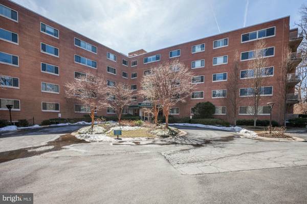 5100 DORSET AVE #301, Chevy Chase, MD 20815