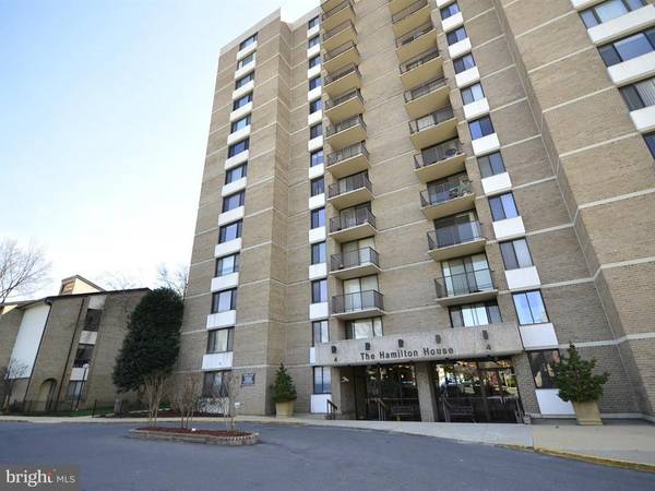 4 MONROE ST #1208, Rockville, MD 20850