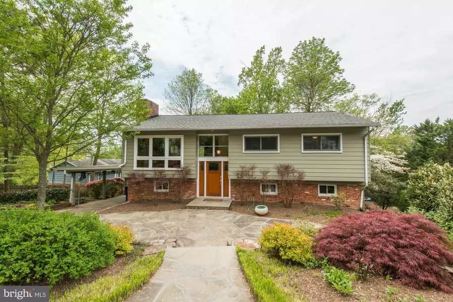 6527 E HALBERT RD, Bethesda, MD 20817