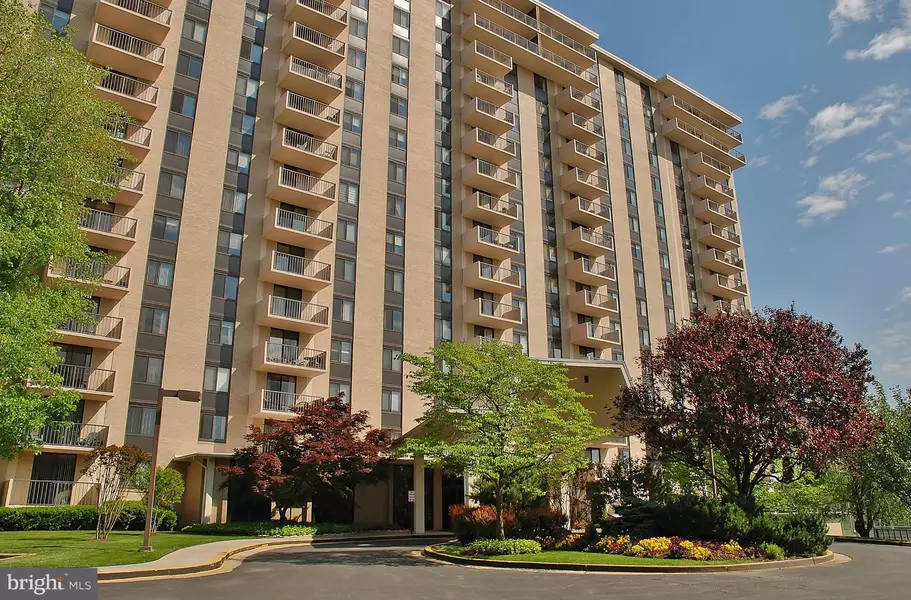 7420 WESTLAKE TER #1210, Bethesda, MD 20817