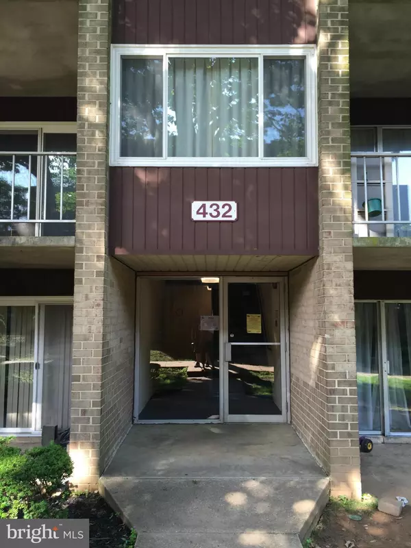 Gaithersburg, MD 20877,432 GIRARD ST #216