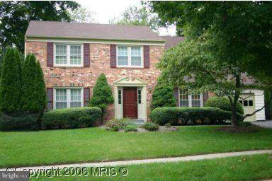 12 STARLIGHT CT, Potomac, MD 20854