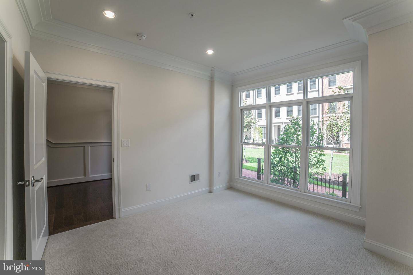 North Bethesda, MD 20852,10757 SYMPHONY PARK DR