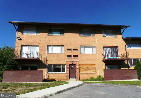 17 WATER ST #12, Gaithersburg, MD 20877