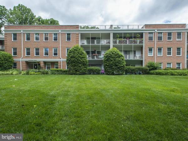 3535 CHEVY CHASE LAKE DR #302, Chevy Chase, MD 20815