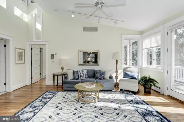 Kensington, MD 20895,3939 WASHINGTON ST