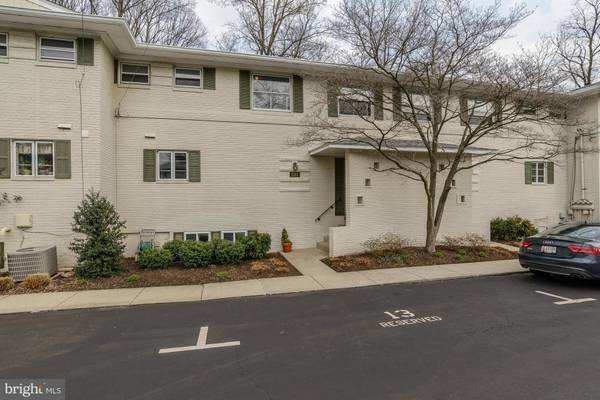 5313 POOKS HILL RD, Bethesda, MD 20814