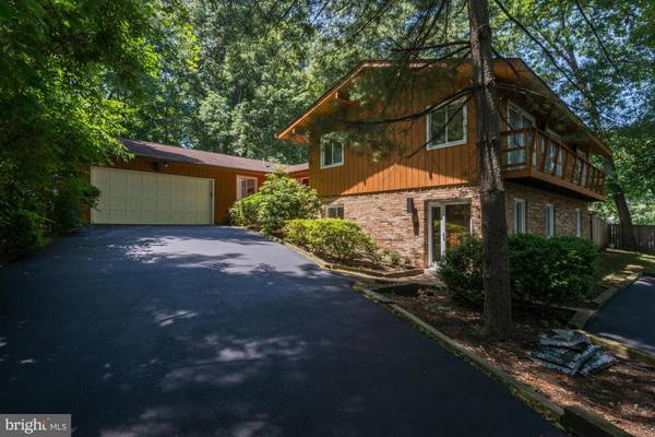 7606 BELLS MILL RD, Bethesda, MD 20817