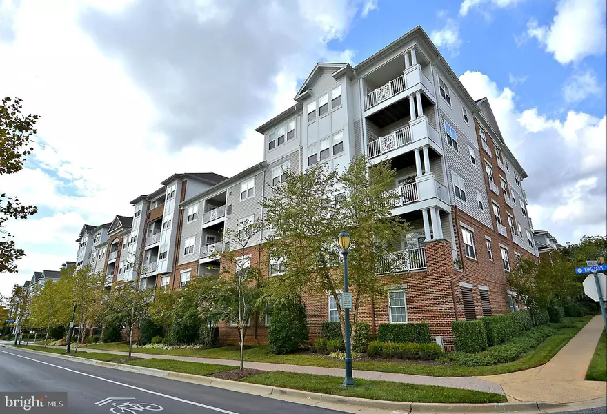 327 KING FARM BLVD #304, Rockville, MD 20850