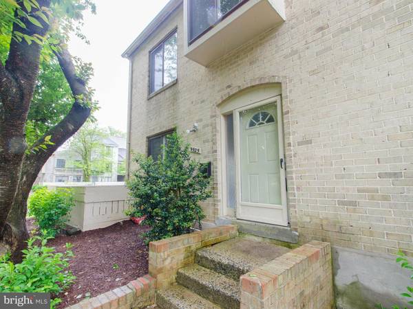 9925 RIDGELINE DR, Montgomery Village, MD 20886