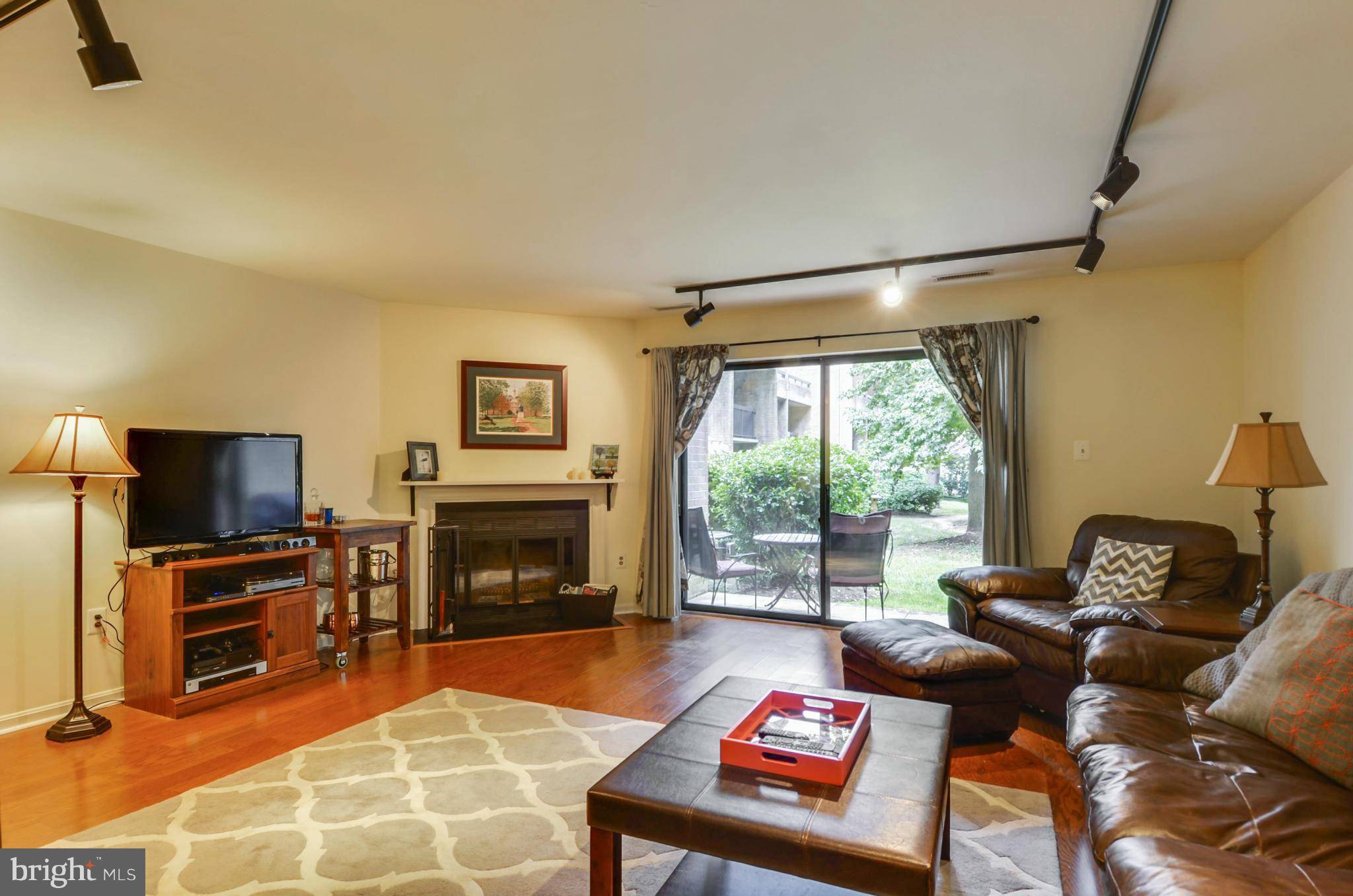 Bethesda, MD 20814,5141 DUDLEY LN #46