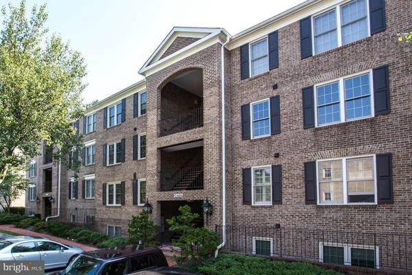 10717 KINGS RIDING WAY #201, Rockville, MD 20852