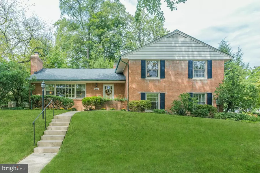 5601 KNOLLWOOD RD, Bethesda, MD 20816