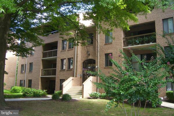 5817 EDSON LN #302, Rockville, MD 20852