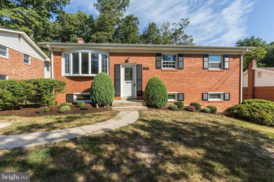 925 LOXFORD TER, Silver Spring, MD 20901