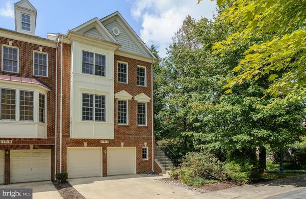 11912 GREY HOLLOW CT #81, North Bethesda, MD 20852