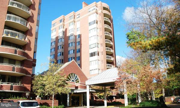 5802 NICHOLSON LN #2-L04, Rockville, MD 20852