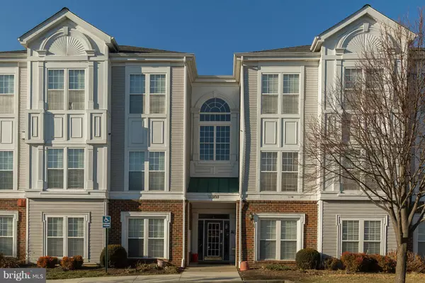 Gaithersburg, MD 20886,9801 FEATHERTREE TER #203