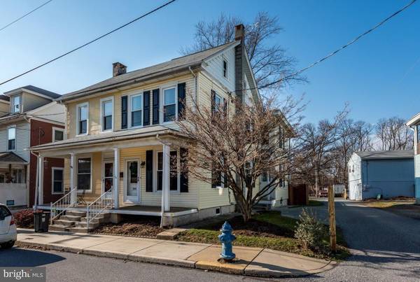 284 DUKE ST, Ephrata, PA 17522