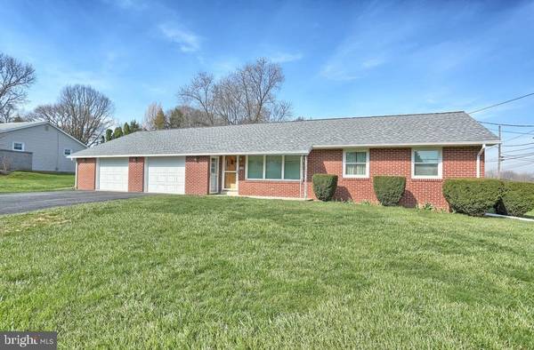 6496 ORANGE ST, East Petersburg, PA 17520