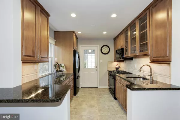 Kensington, MD 20895,4102 SPRUELL DR