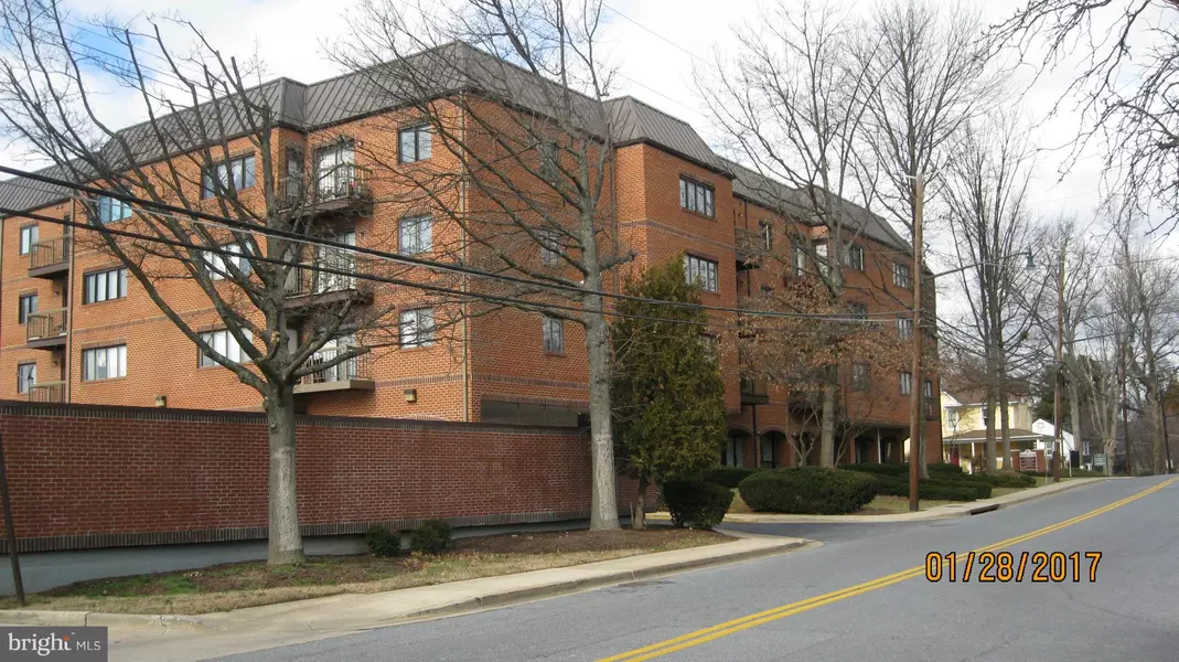 8 RUSSELL AVE #409, Gaithersburg, MD 20877