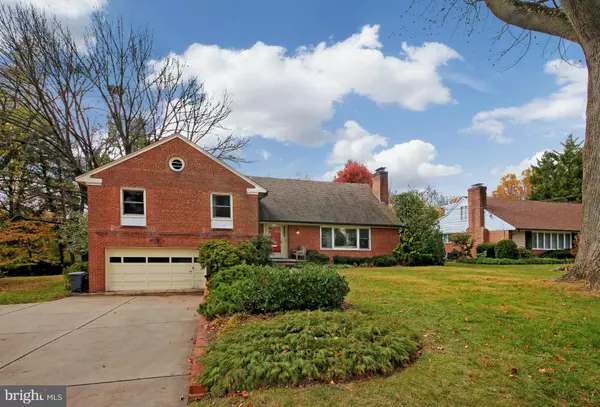 9806 BEXHILL DR E, Kensington, MD 20895