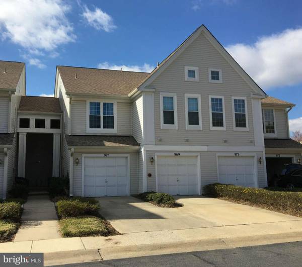 971 HILLSIDE LAKE TER #807, Gaithersburg, MD 20878