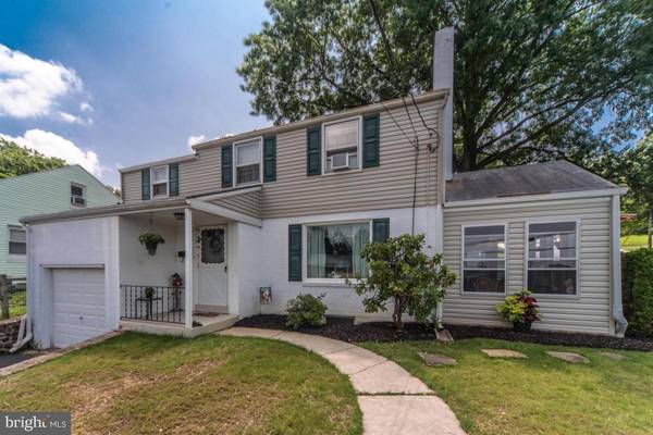 301 LINCOLN AVE, Ephrata, PA 17522