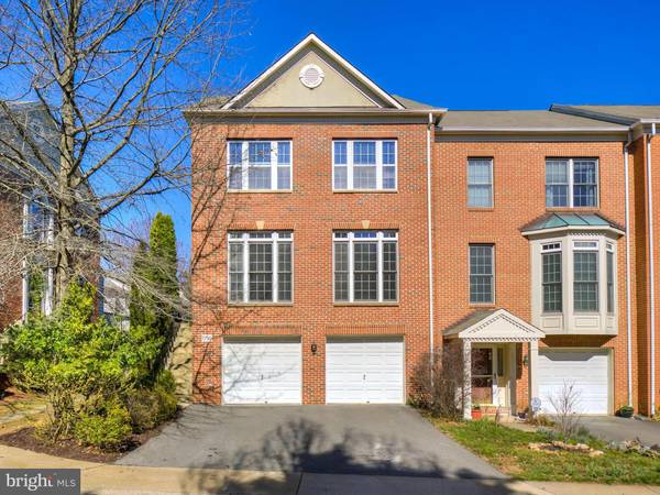 556 WINDING ROSE DR, Rockville, MD 20850