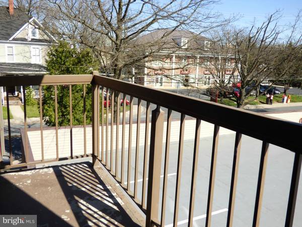 8 RUSSELL AVE #207, Gaithersburg, MD 20877