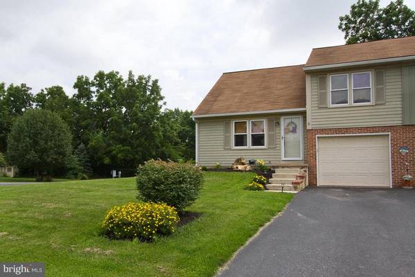 5 BRANSTOCK CT, Lititz, PA 17543