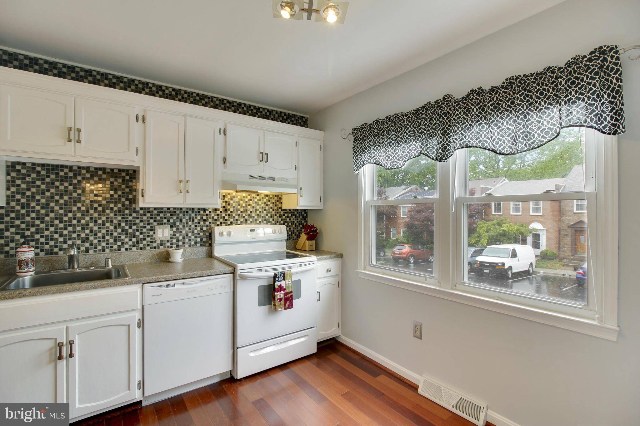 Gaithersburg, MD 20878,187 GOLD KETTLE DR