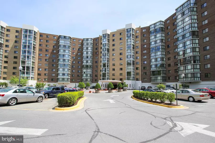 15100 INTERLACHEN DR #1001, Silver Spring, MD 20906