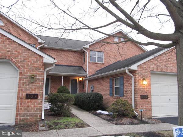 105 LANGLEY SQ, Lancaster, PA 17603