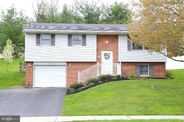 4140 MAGNOLIA DR, Mount Joy, PA 17552