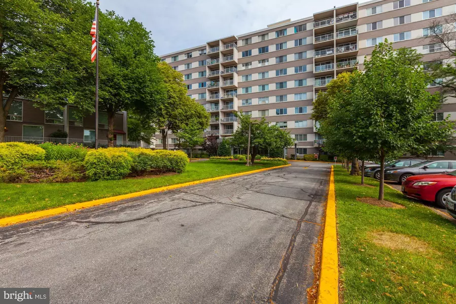 4977 BATTERY LN #1-201, Bethesda, MD 20814