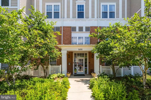 101 WATKINS POND BLVD #4-204, Rockville, MD 20850