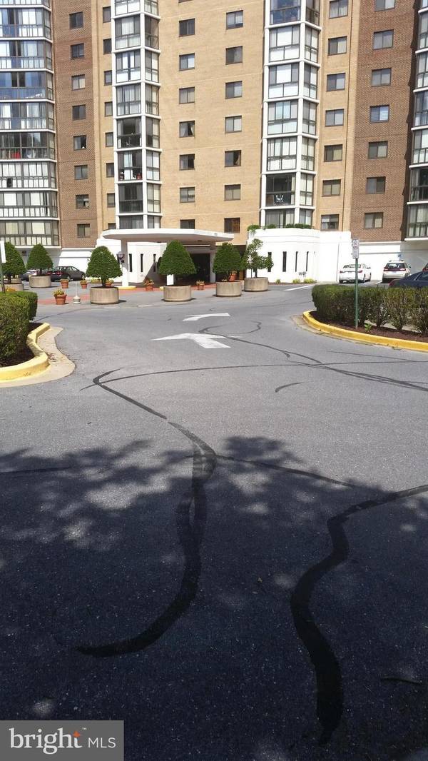 15100 INTERLACHEN DR #4-422, Silver Spring, MD 20906