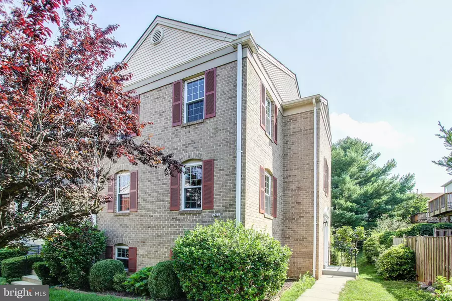 202 LAZY HOLLOW DR, Gaithersburg, MD 20878