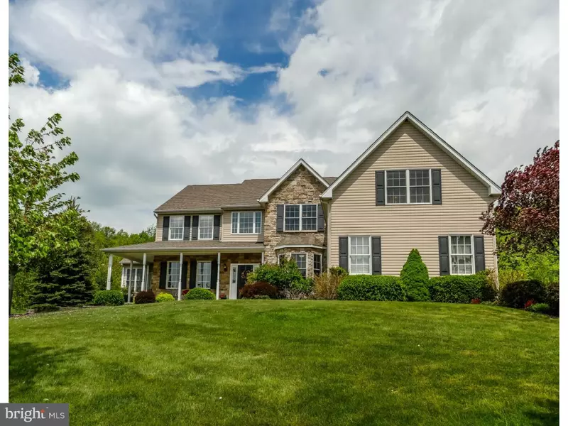 3610 WOODBYNE RD, Hellertown, PA 18055