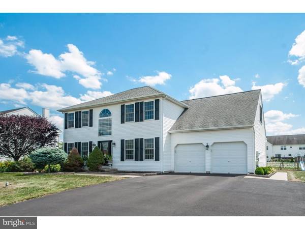 3211 DOVECOTE DR, Quakertown, PA 18951