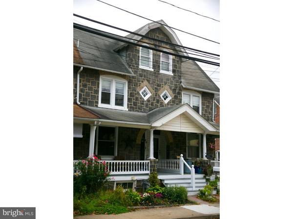 46 E WALNUT ST, Sellersville, PA 18960