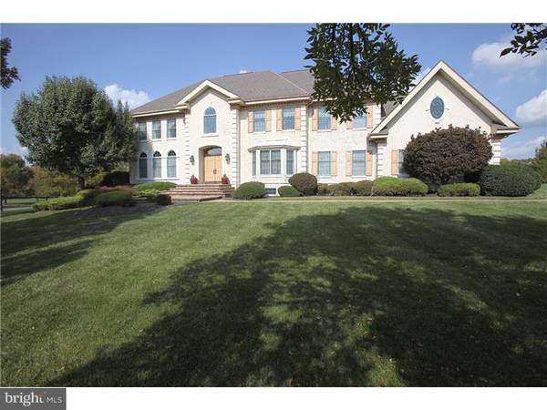 2 BAYSHORE DR, Newtown, PA 18940