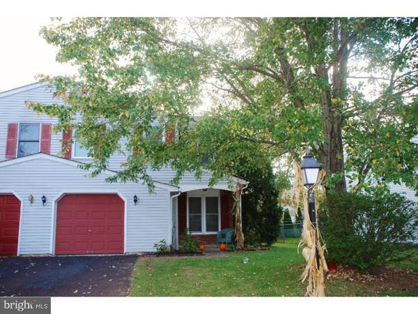 16 LENAPE DR, Sellersville, PA 18960