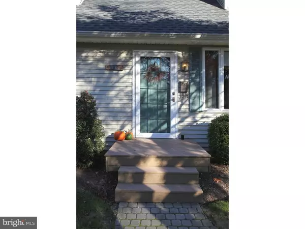 Yardley, PA 19067,16 LOOKOVER LN