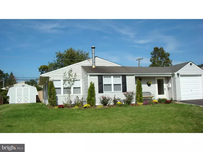 9 INDIAN PARK RD, Levittown, PA 19057