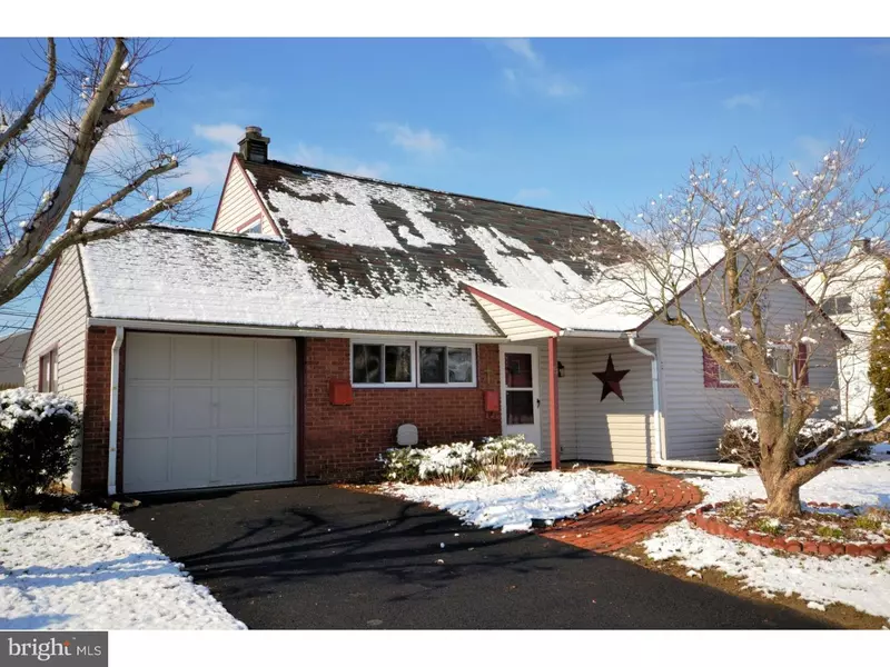 5 DOLPHIN RD, Levittown, PA 19056